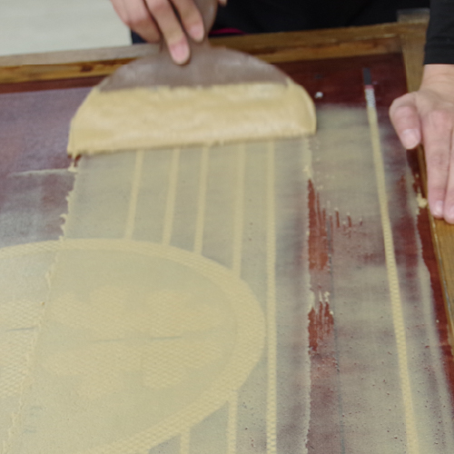 糊を置くイメージ