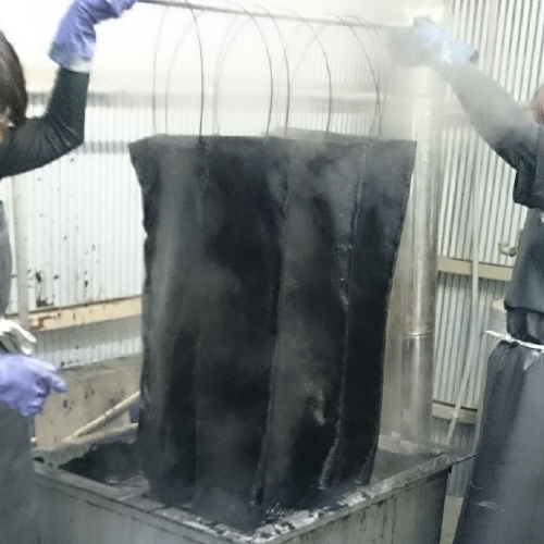 生地を染色するイメージ